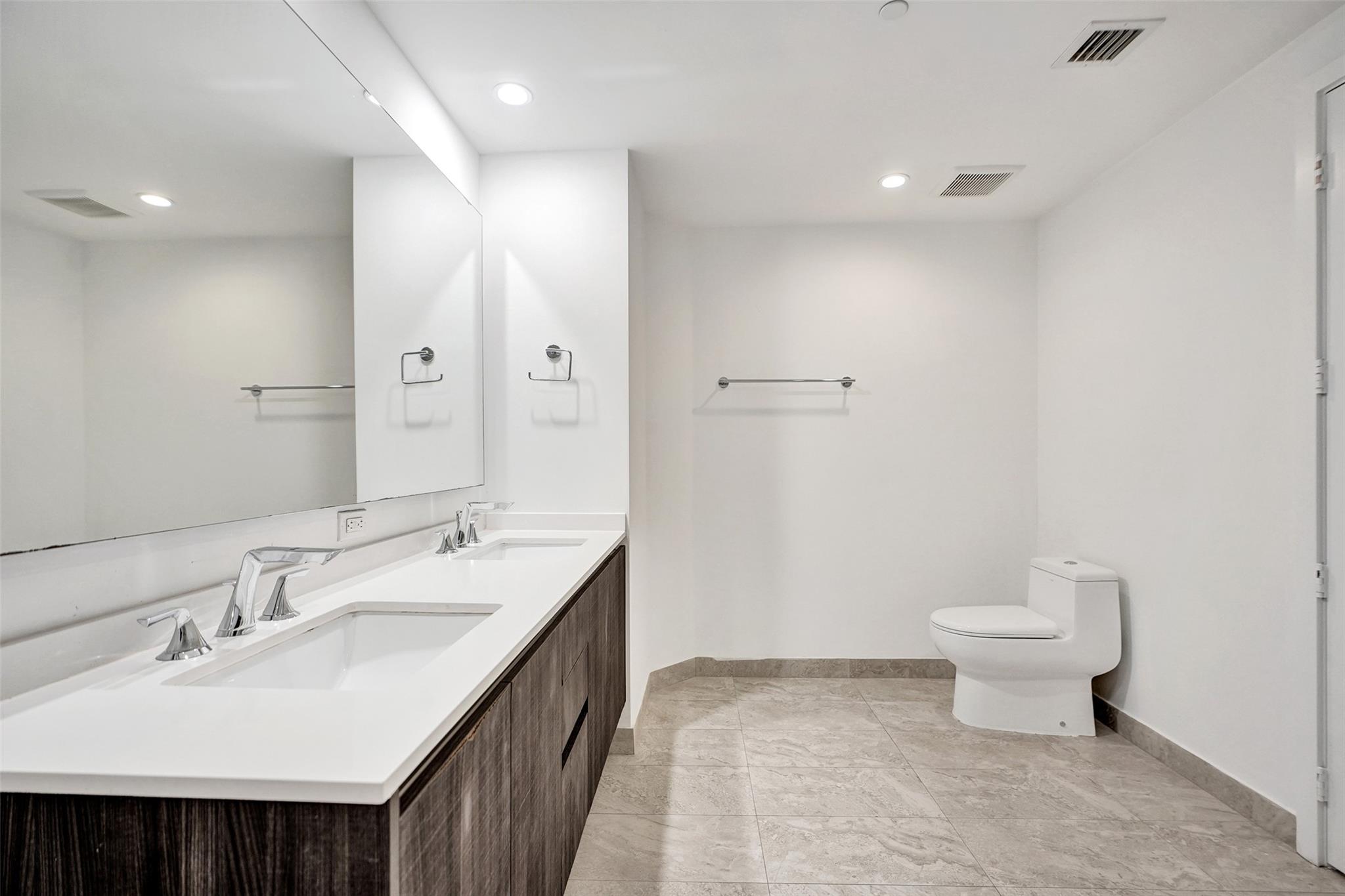 ARIA ON THE BAY CONDO - Residential Lease