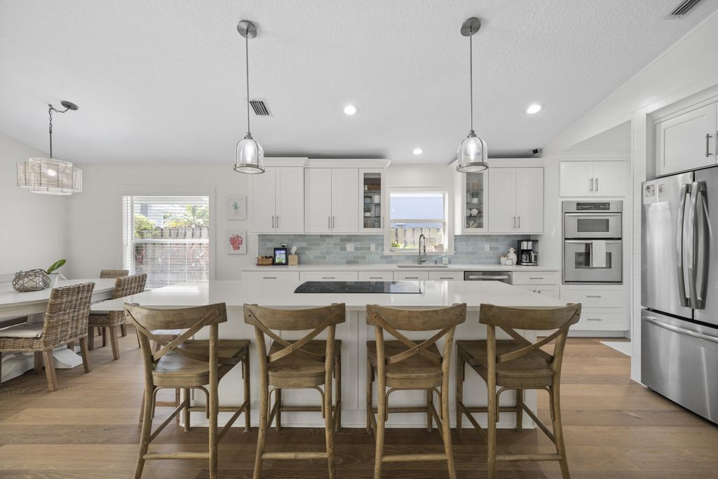 Photo of 403 N Perry Avenue, Jupiter, FL 33458 (MLS # R11033227)