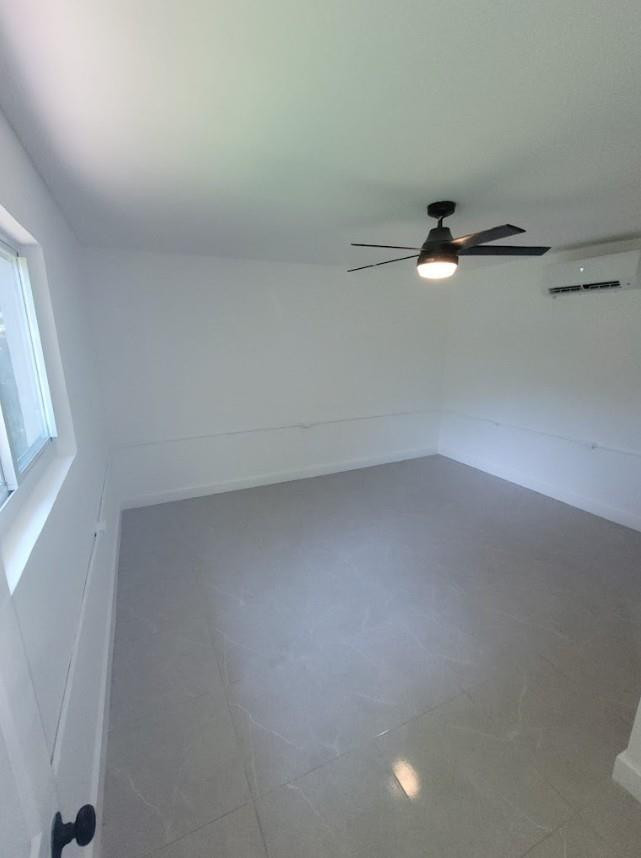 HOLLYWOOD LITTLE RANCHES - Residential Lease