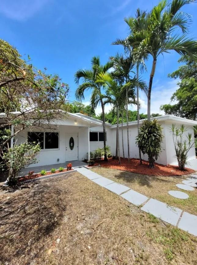 HOLLYWOOD LITTLE RANCHES - Residential Lease