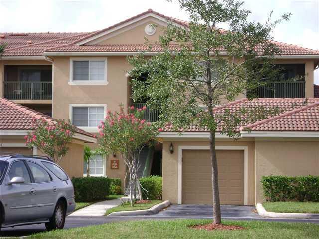 ***AVAILABLE JULY 7, 2025***ENJOY LIVING IN THIS IMMACULATELY RENOVATED 1 BEDROOM WITH ITS GORGEOUS WATER VIEWS. THIS THIRD FLOOR UNIT HAS GRANITE COUNTERTOPS, TILED FLOORING AND A FULL SIZE WASHER AND DRYER. AVAILABLE JULY 7, 2025