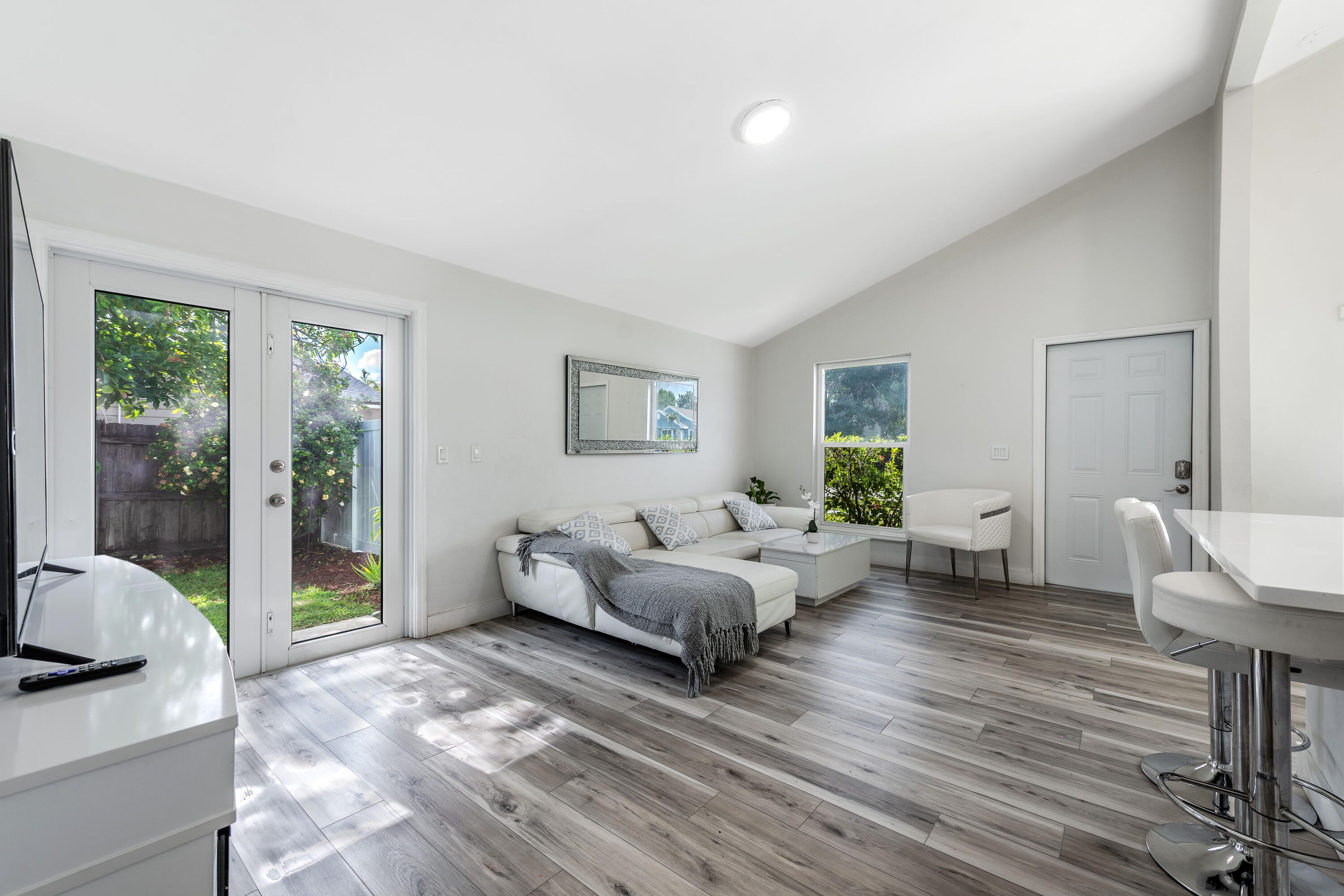 COUNTERPOINT ESTATES 6 - Residential
