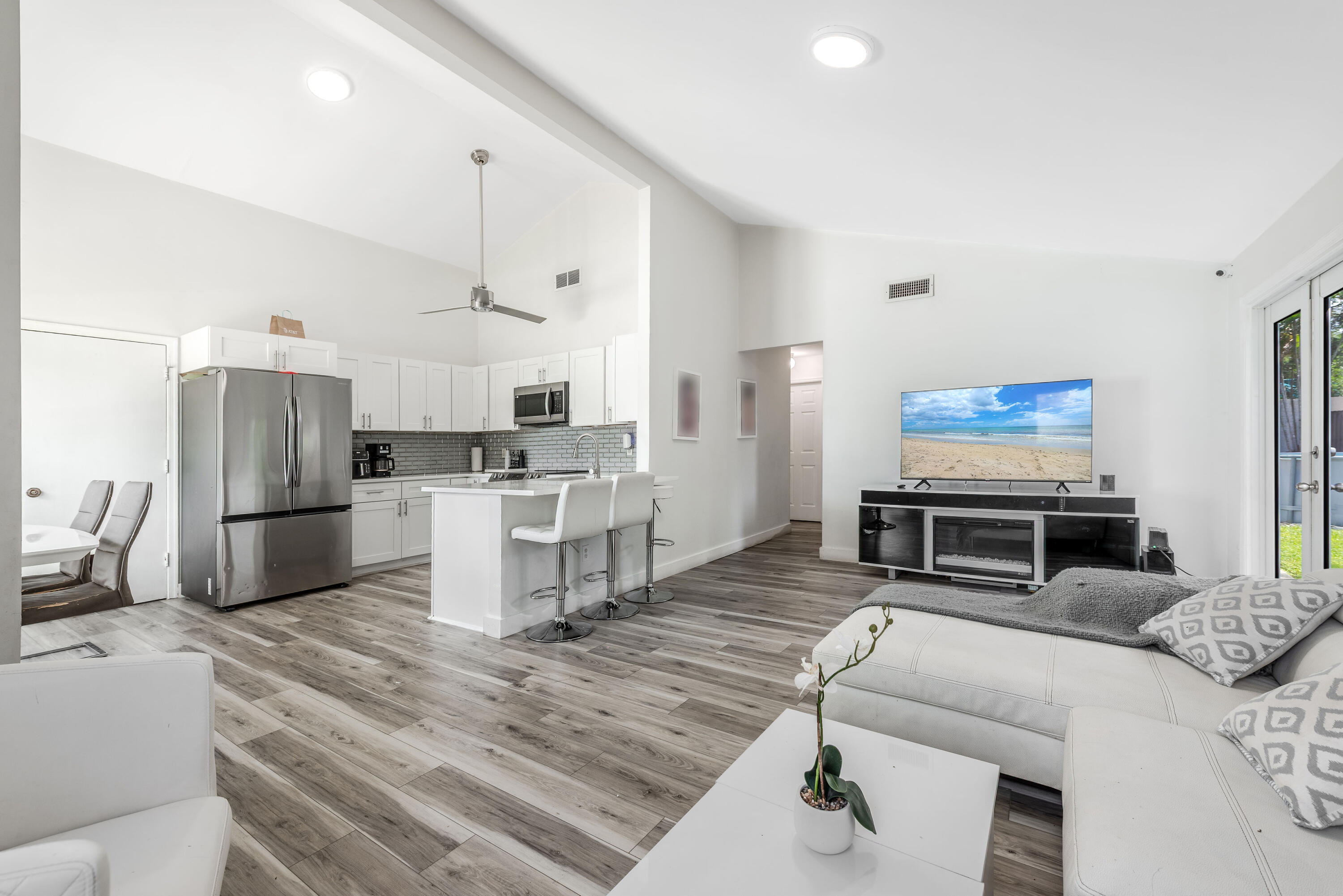 COUNTERPOINT ESTATES 6 - Residential