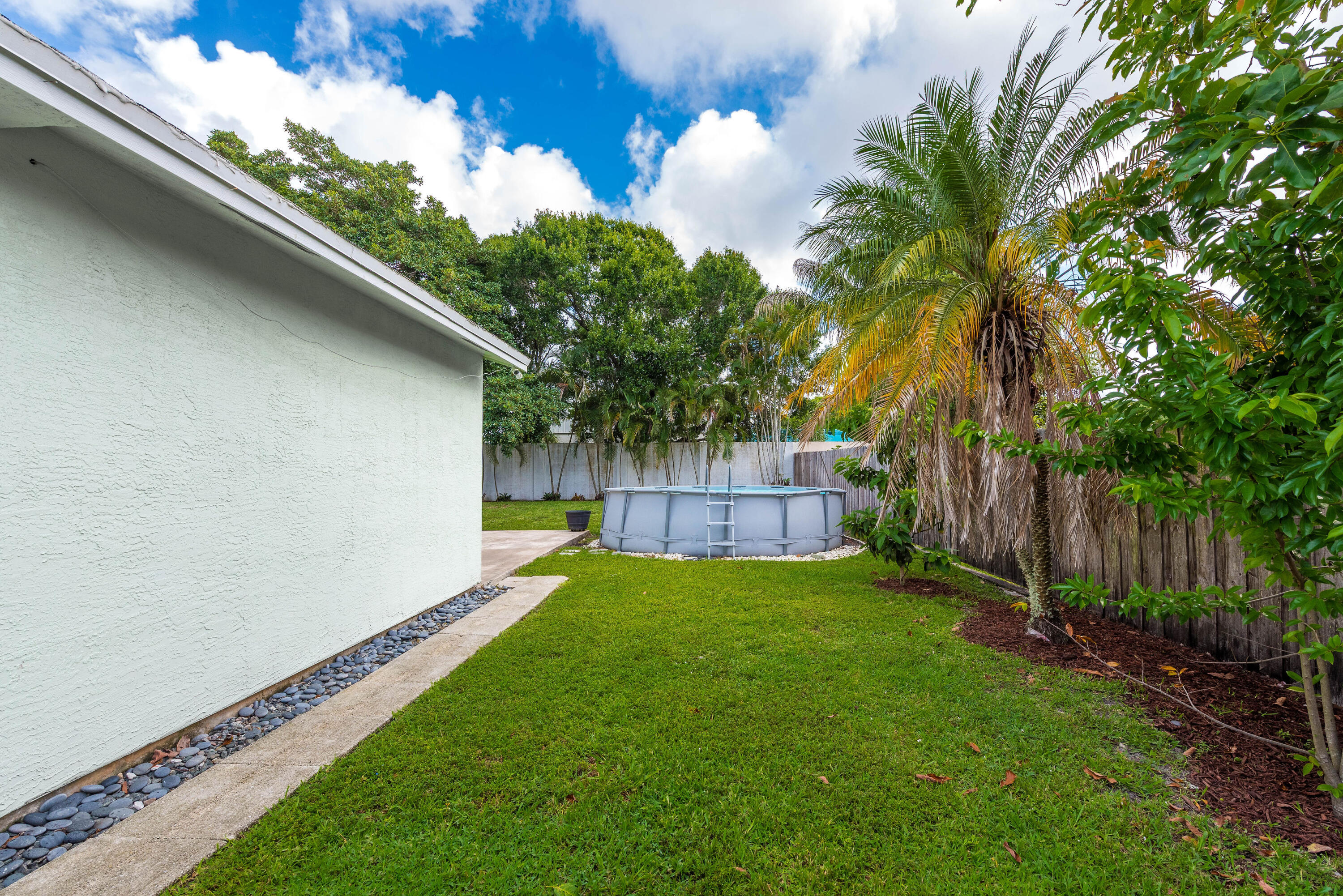 COUNTERPOINT ESTATES 6 - Residential