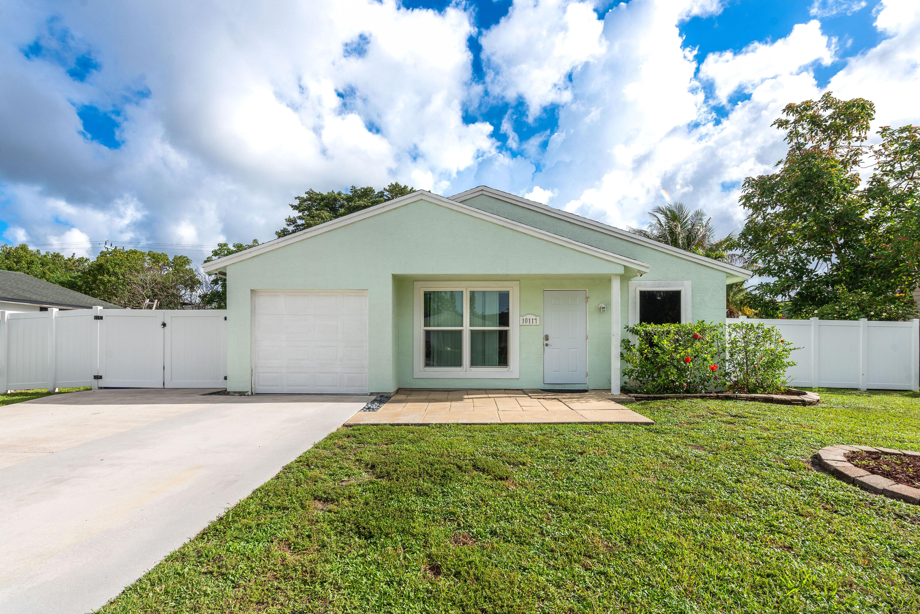 COUNTERPOINT ESTATES 6 - Residential