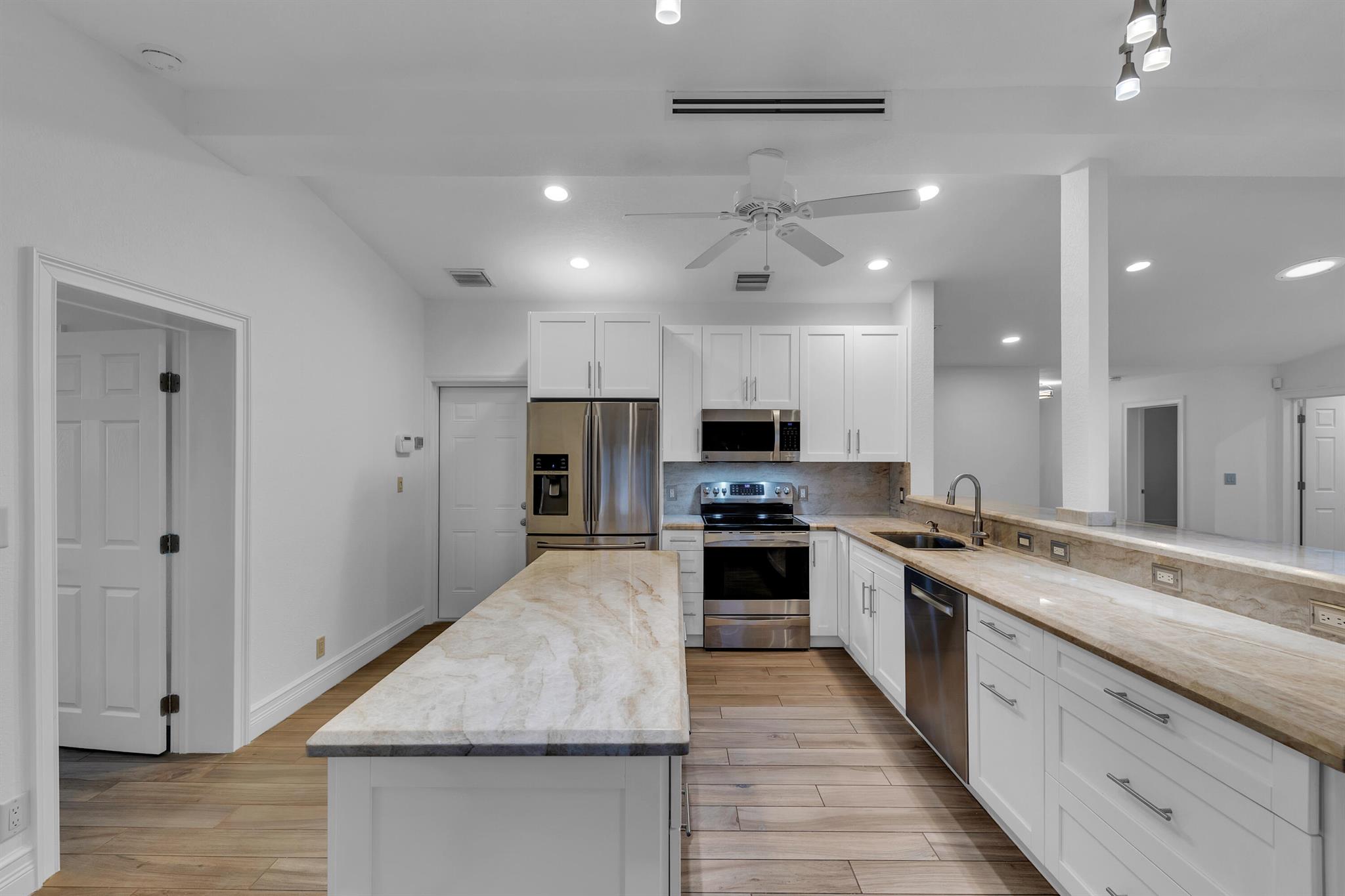 HARBOR VILLAGE SEC - Residential