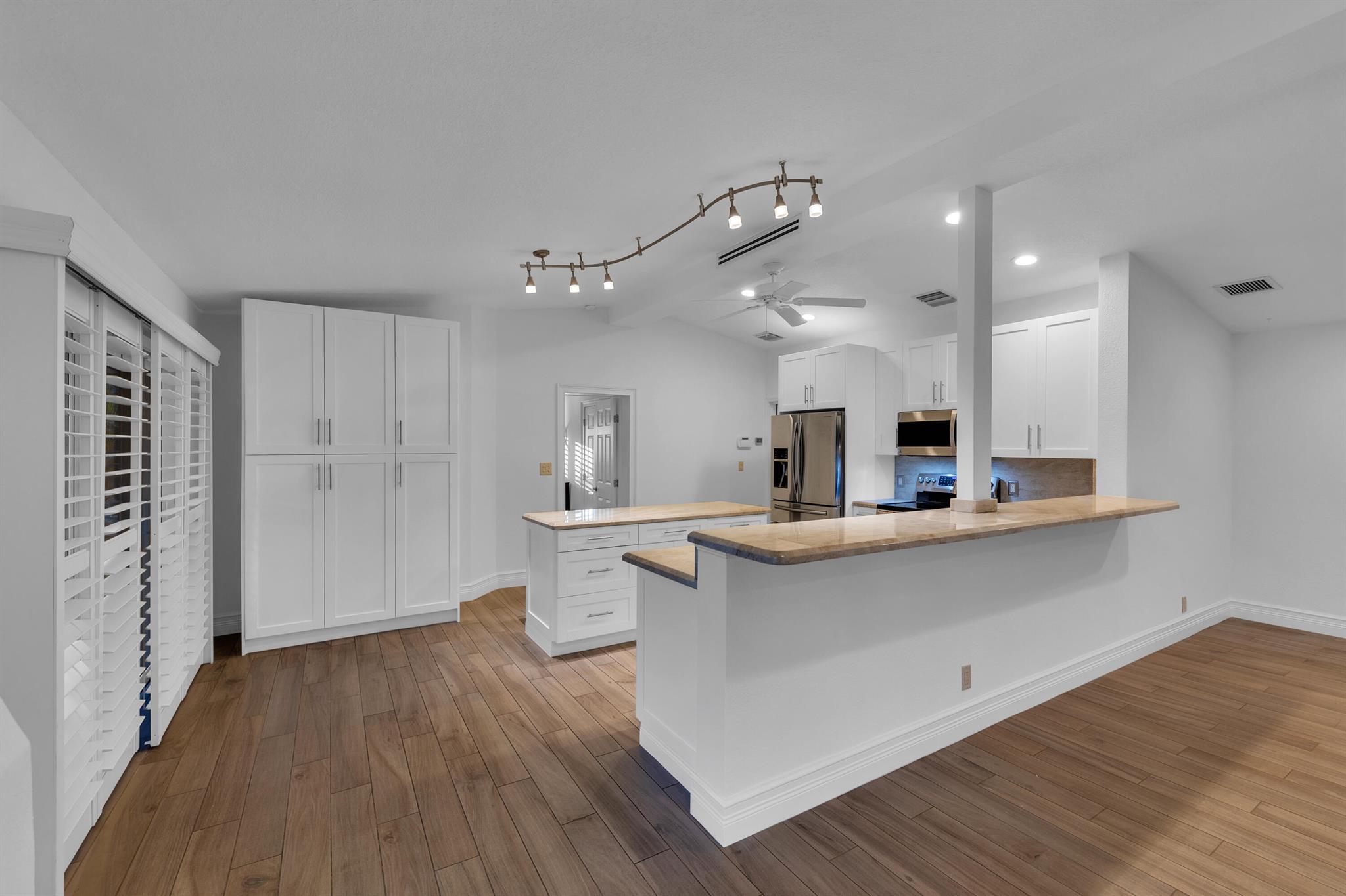 HARBOR VILLAGE SEC - Residential