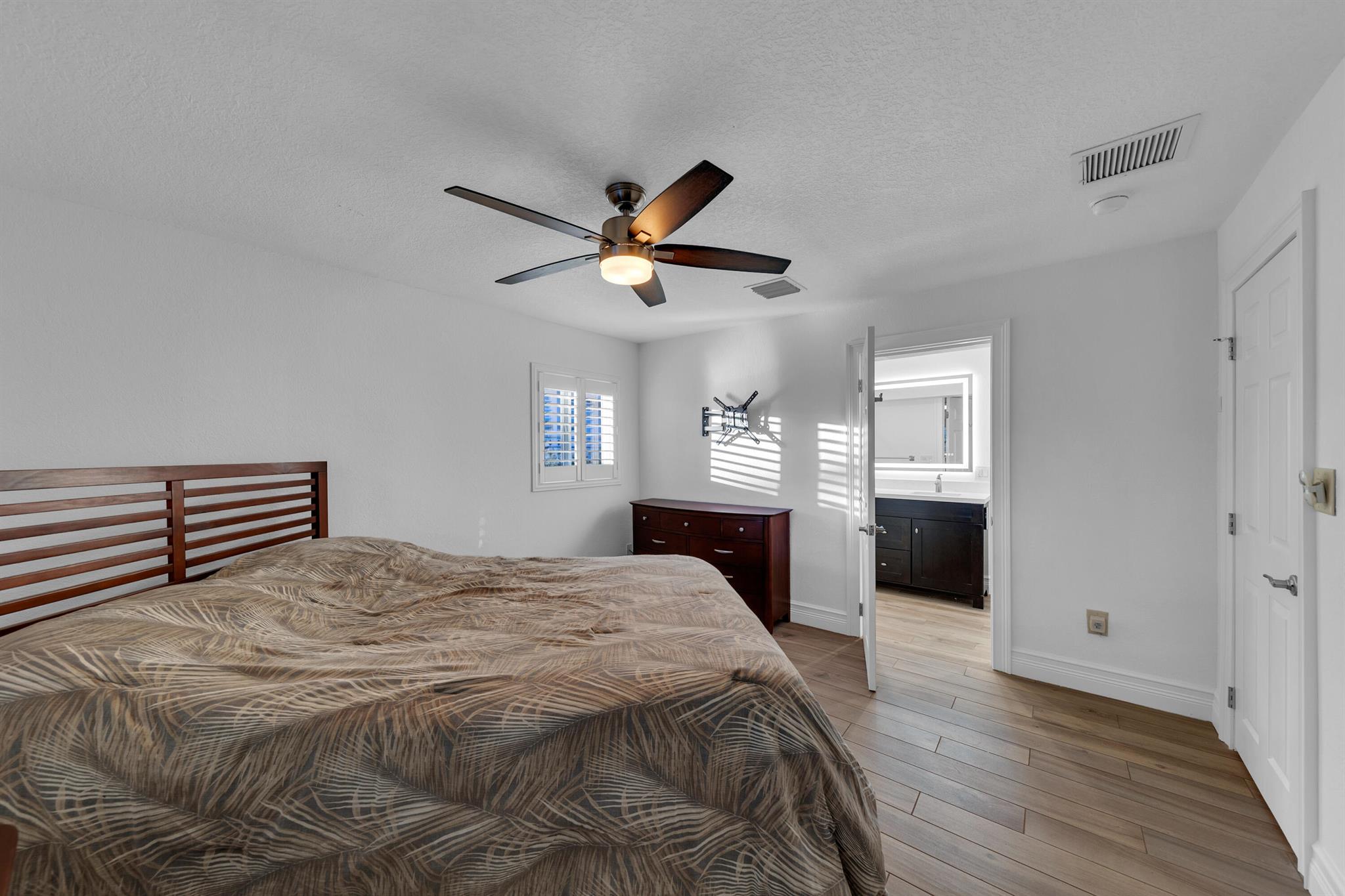HARBOR VILLAGE SEC - Residential