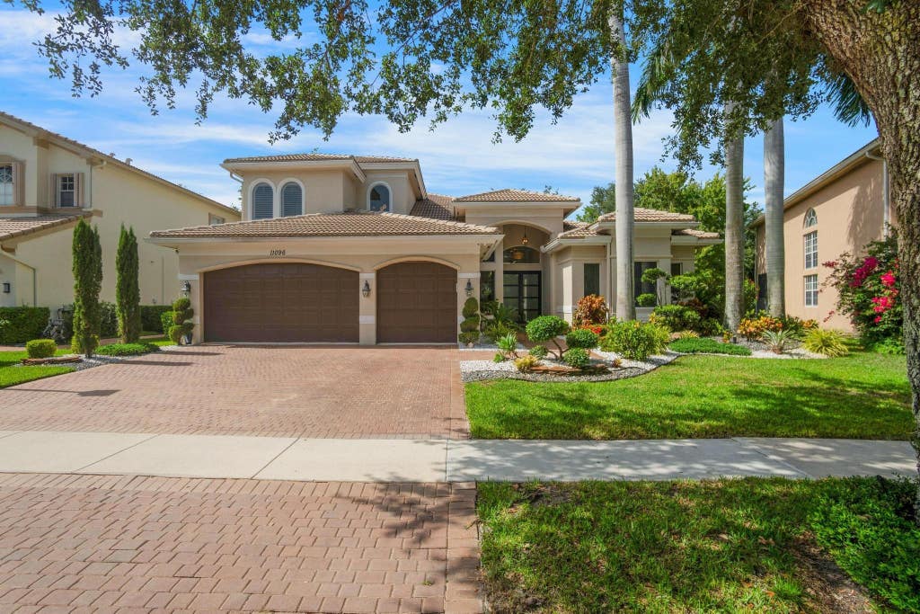 Photo of 11096 Brandywine Lake Way, Boynton Beach, FL 33473 (MLS # F10507101)