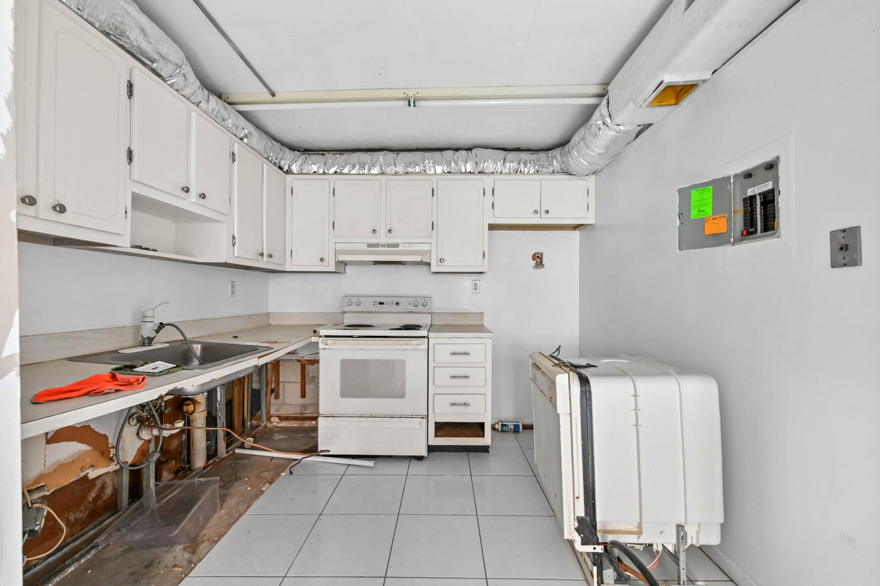 KINGS POINT CAPRI - Residential