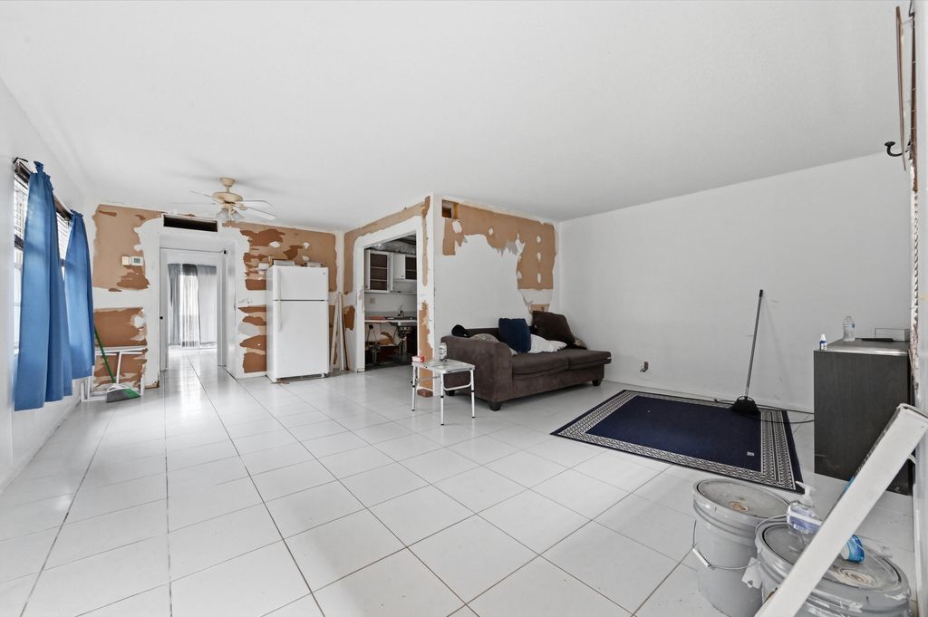 Photo of 343 Capri Dr #H, Delray Beach, FL 33484 (MLS # B26016761)