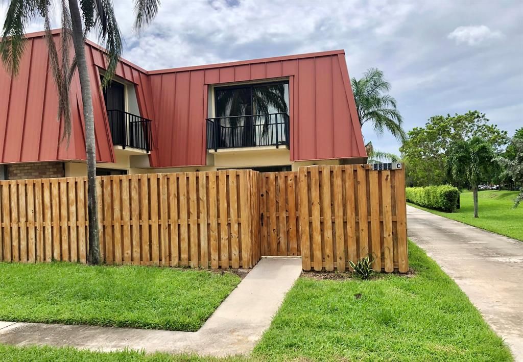 Photo of 3345 Meridian Way N, Palm Beach Gardens, FL 33410 (MLS # R10735818)