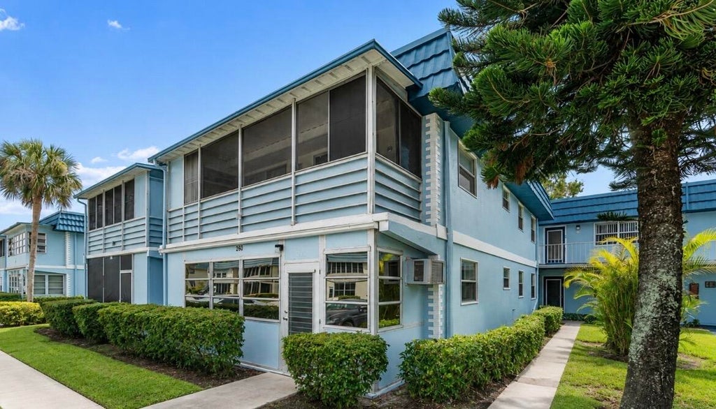 Photo of 260 BRITTANY F, Delray Beach, FL 33446 (MLS # B26068627)