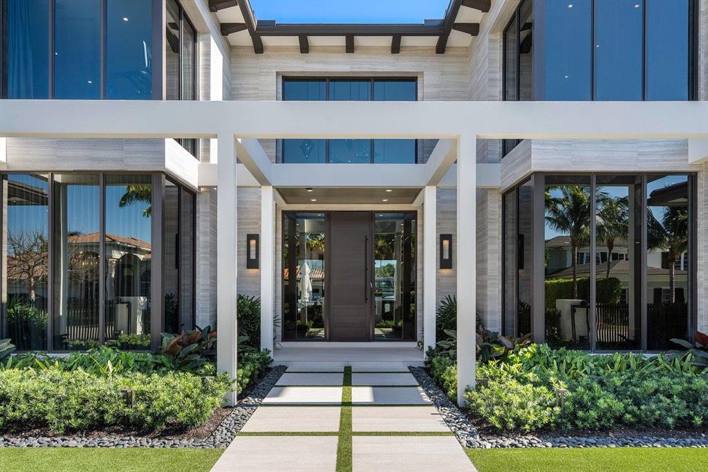 ROYAL PALM YACHT & COUNTRY CLUB - Residential