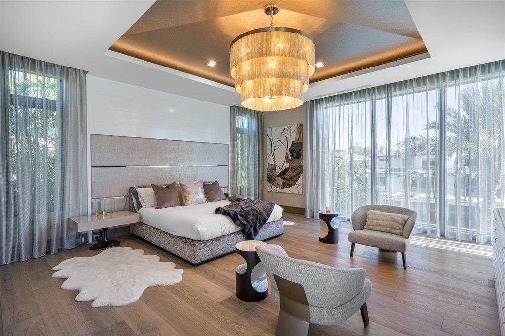 ROYAL PALM YACHT & COUNTRY CLUB - Residential