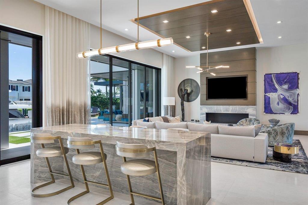 ROYAL PALM YACHT & COUNTRY CLUB - Residential