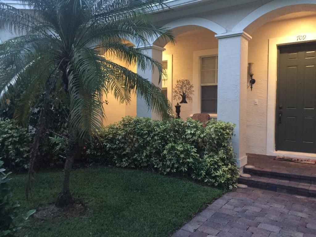Photo of 709 Dakota Drive, Jupiter, FL 33458 (MLS # R10756810)
