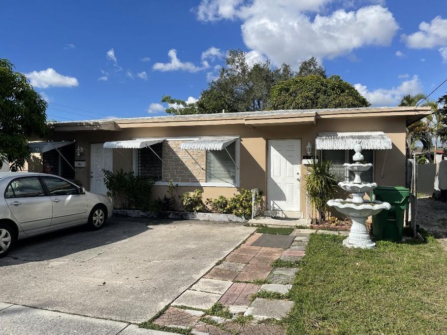 Great duplex located not far from Little Havana and Miami International Airport. Both sides rented with long term tenants. Tenants pay electric and water. One water meter. Big back yard.