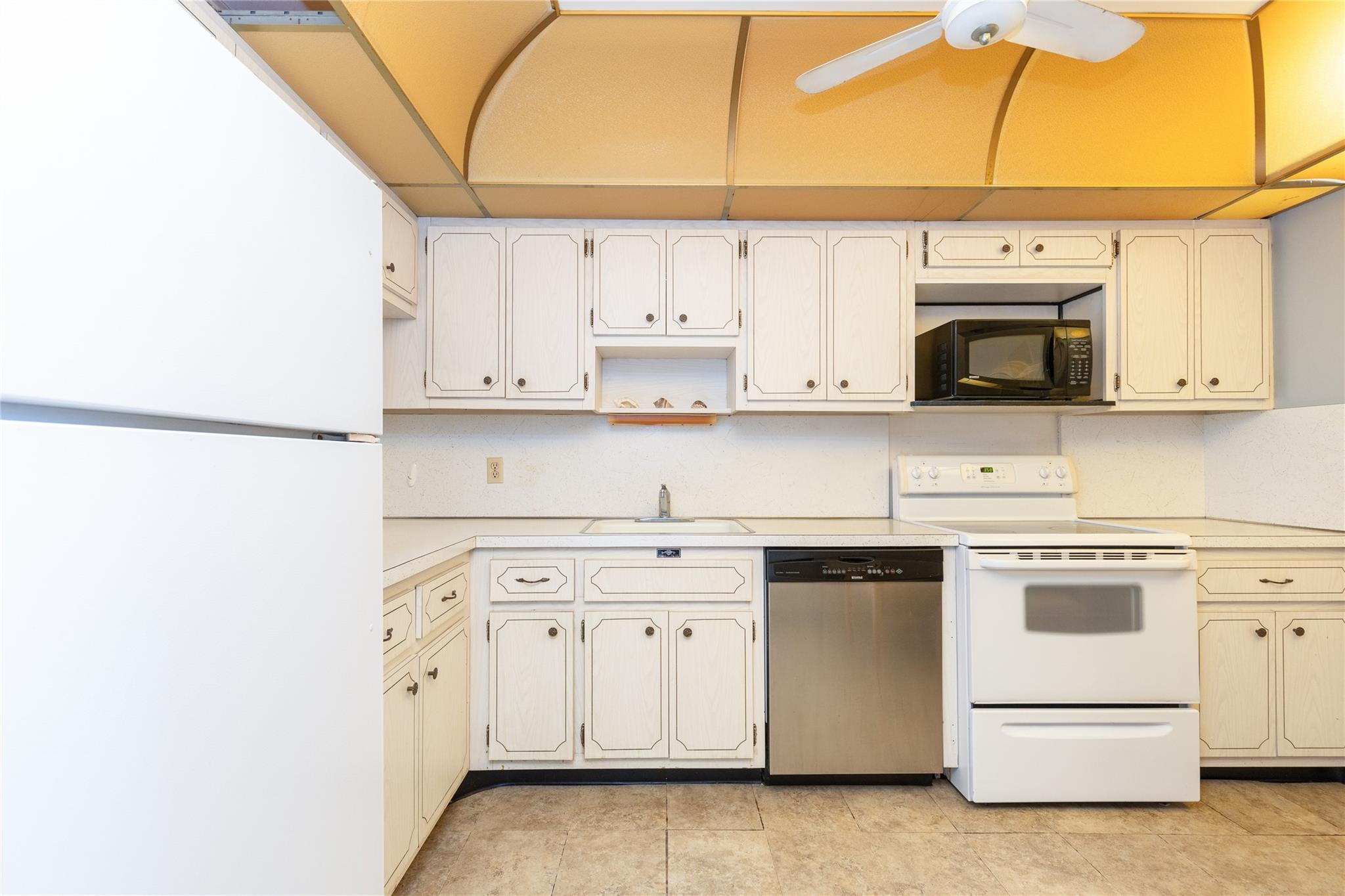 2731 NE 14th St Causeway 121