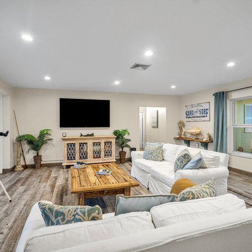 HARBOR ESTATES - Residential Lease