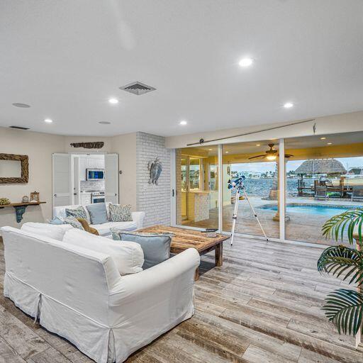 HARBOR ESTATES - Residential Lease