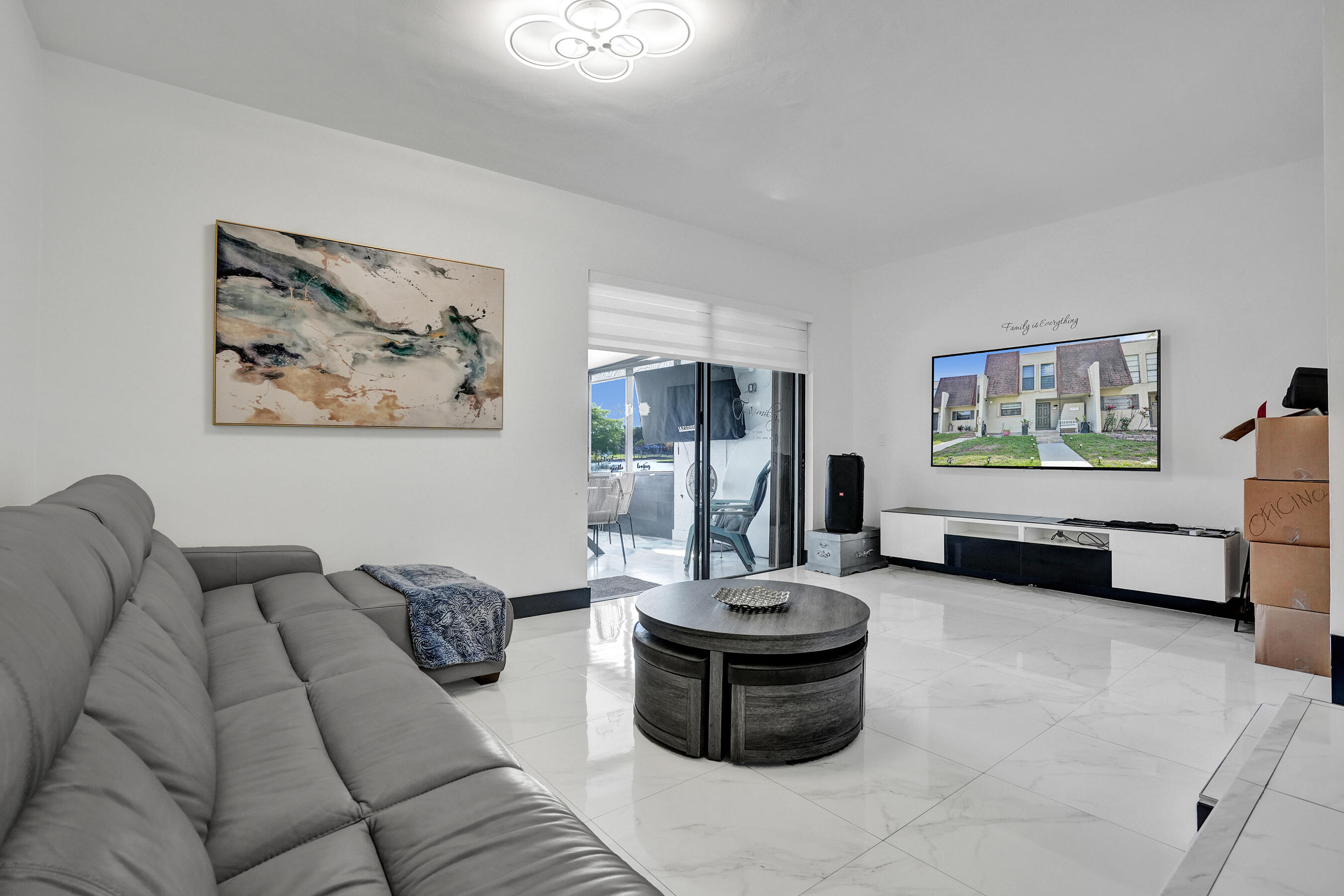 WESTVIEW CONDOMINIUM No.1 - Residential