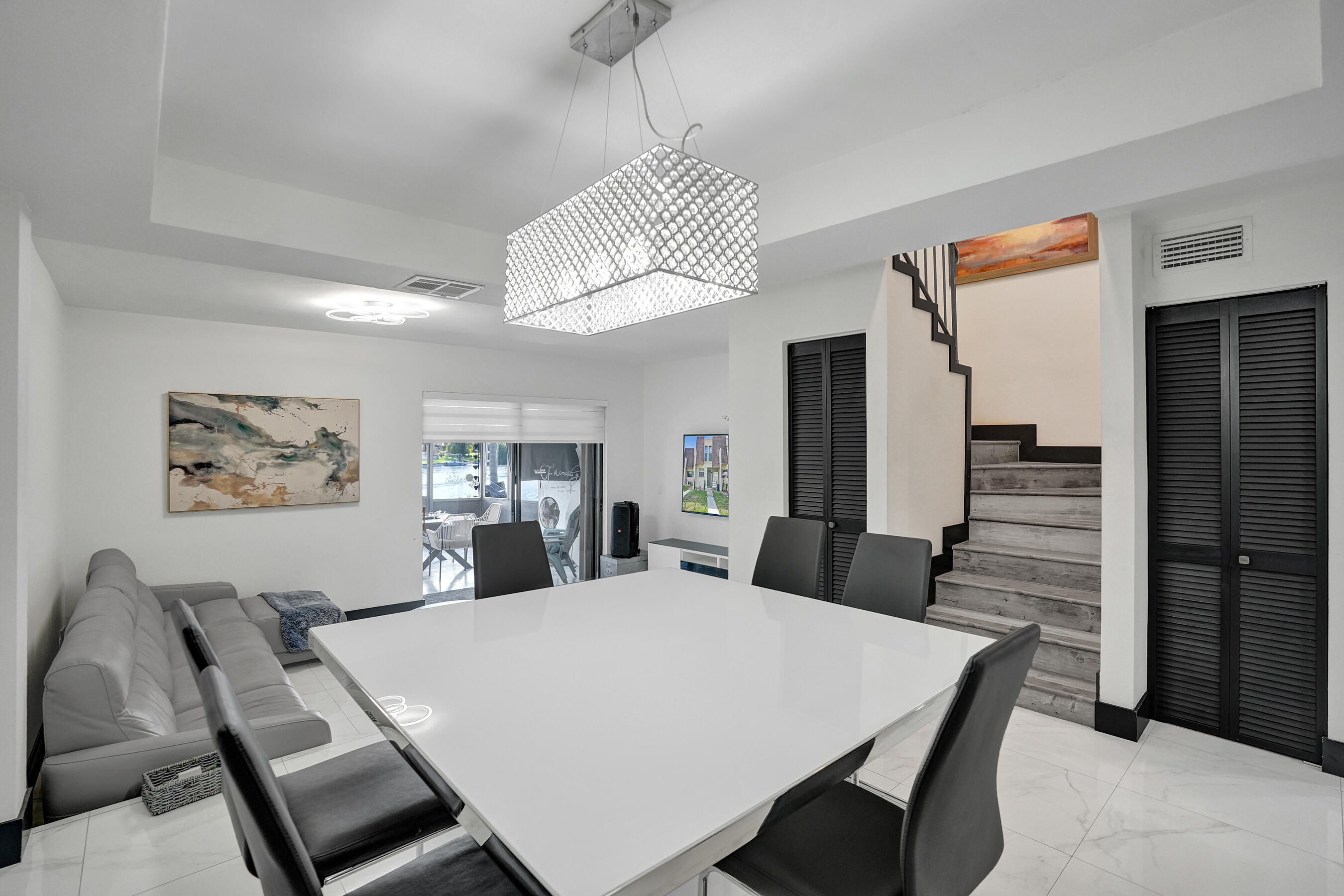 WESTVIEW CONDOMINIUM No.1 - Residential