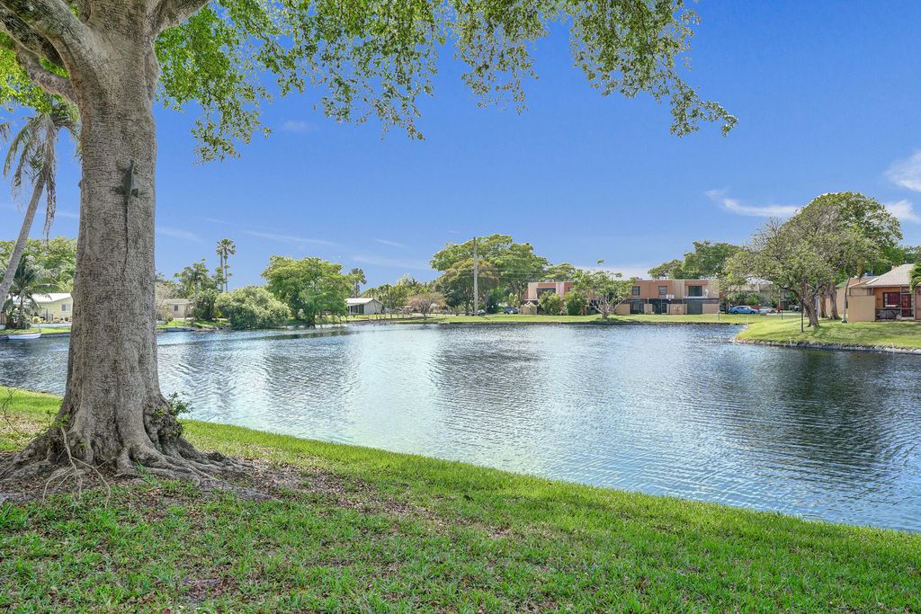 Photo of 8992 Palm Tree Lane #8992, Pembroke Pines, FL 33024 (MLS # B26015040)