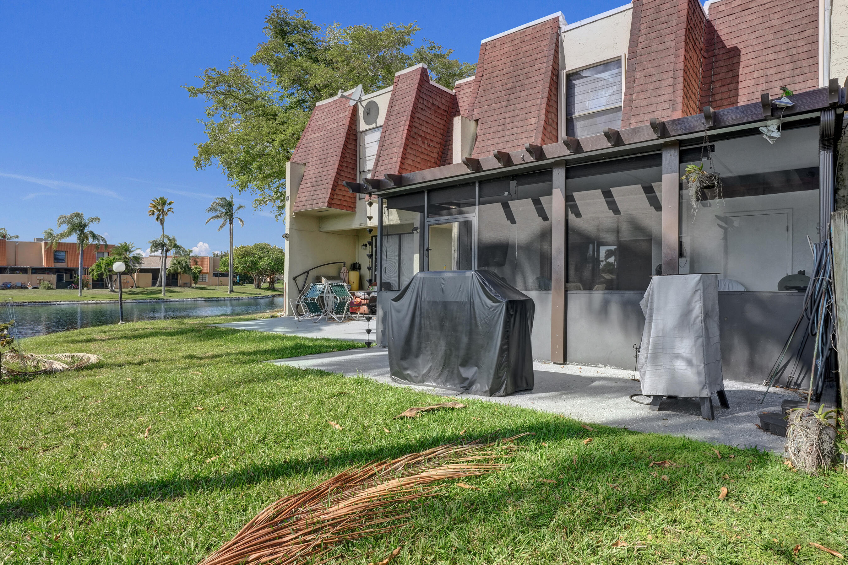 WESTVIEW CONDOMINIUM No.1 - Residential