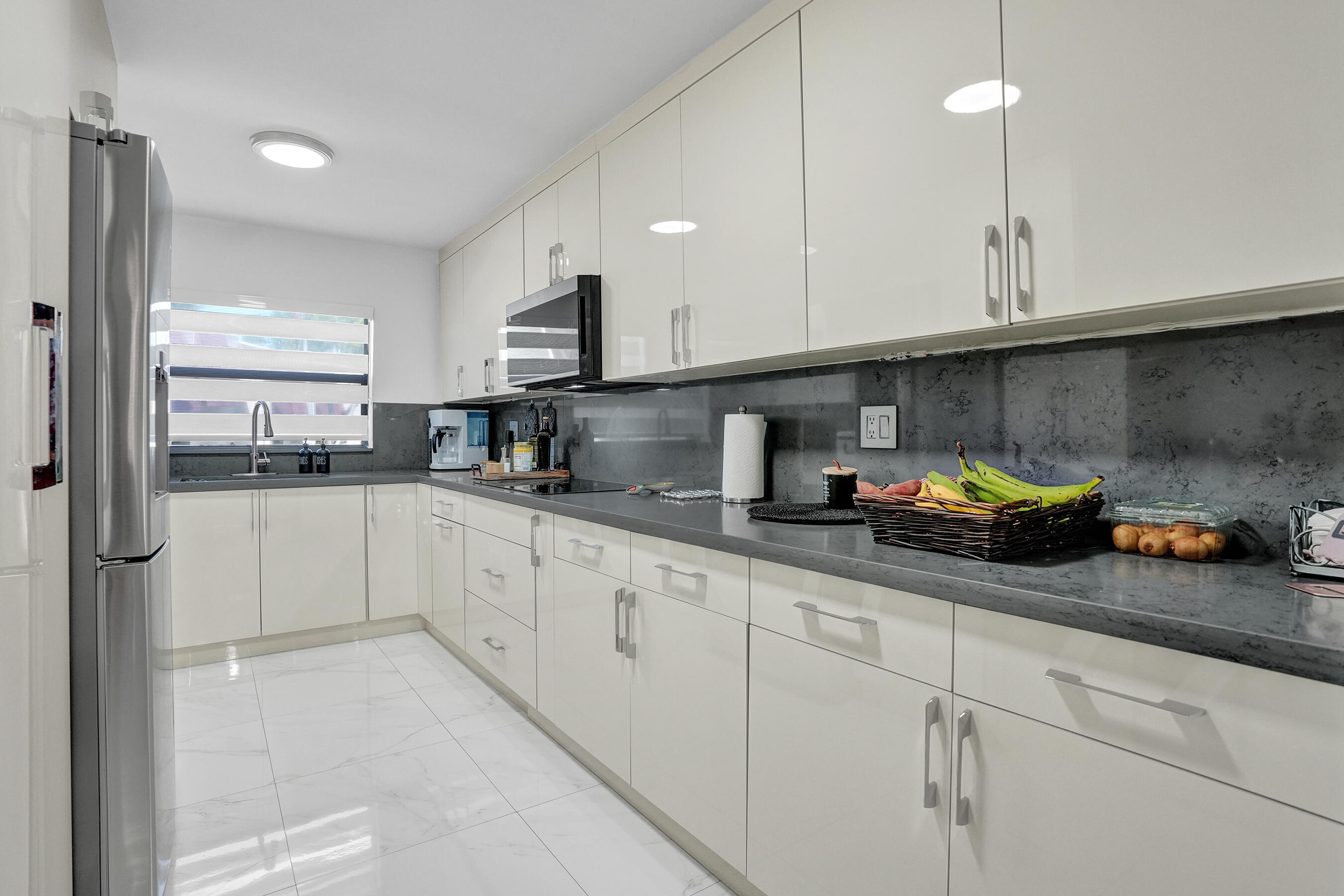 WESTVIEW CONDOMINIUM No.1 - Residential