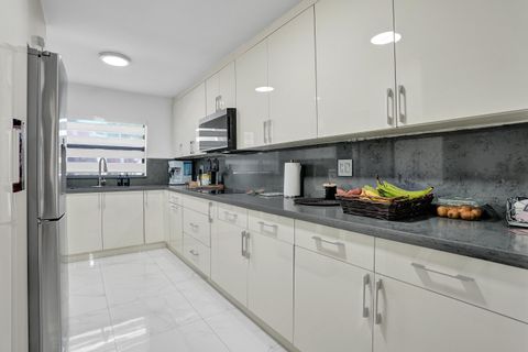 8992 Palm Tree Lane 8992 Pembroke Pines FL 33024