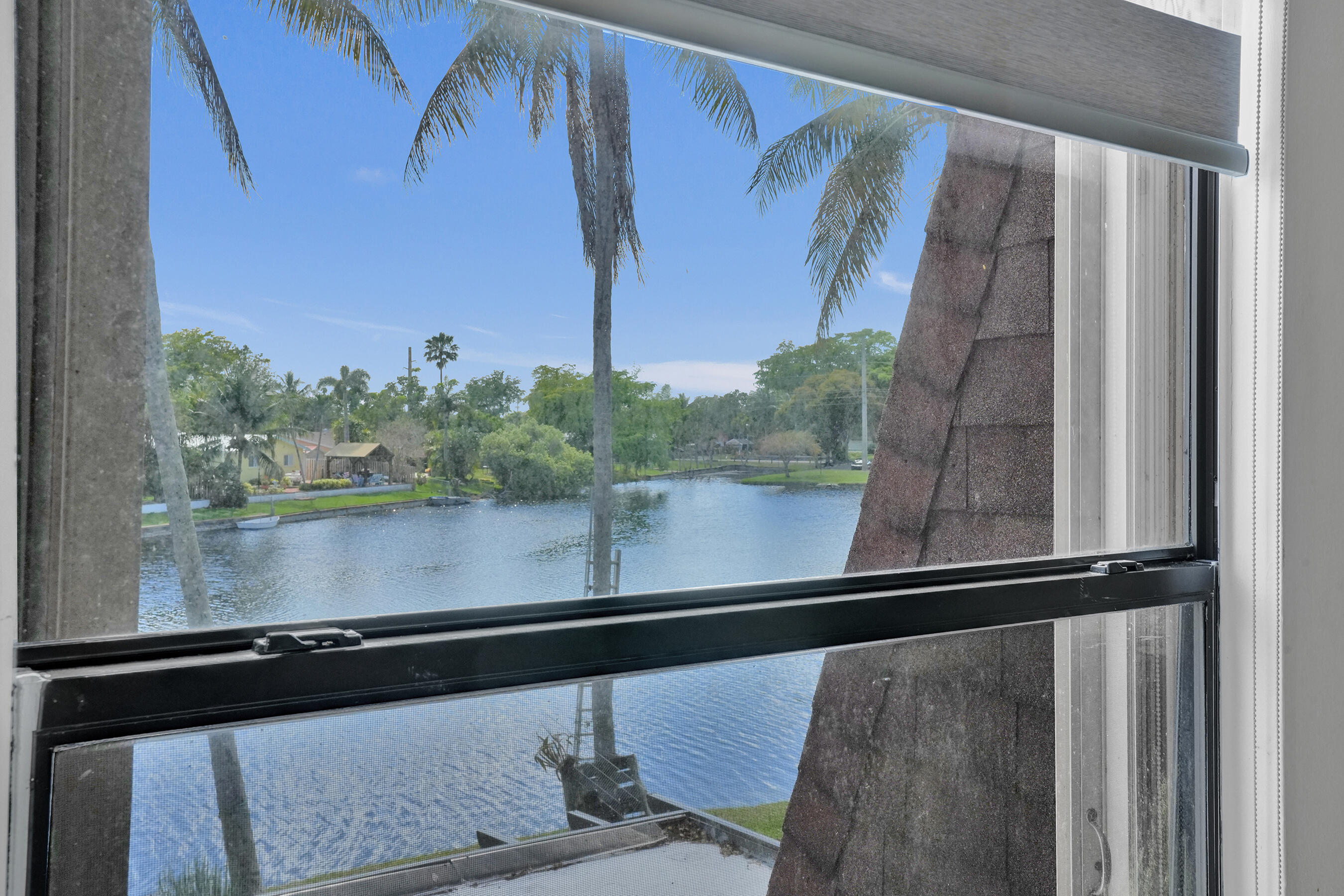 WESTVIEW CONDOMINIUM No.1 - Residential