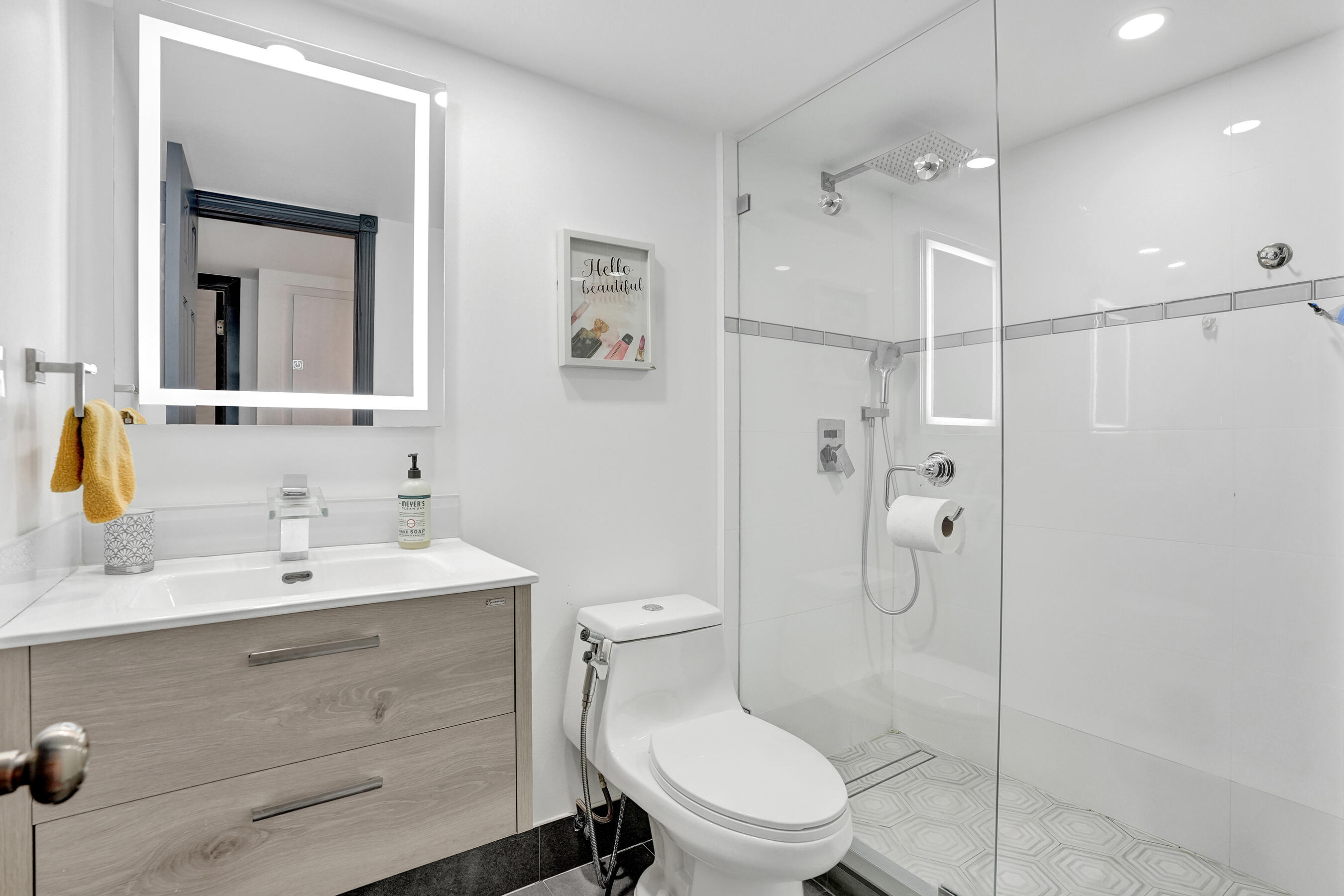 WESTVIEW CONDOMINIUM No.1 - Residential