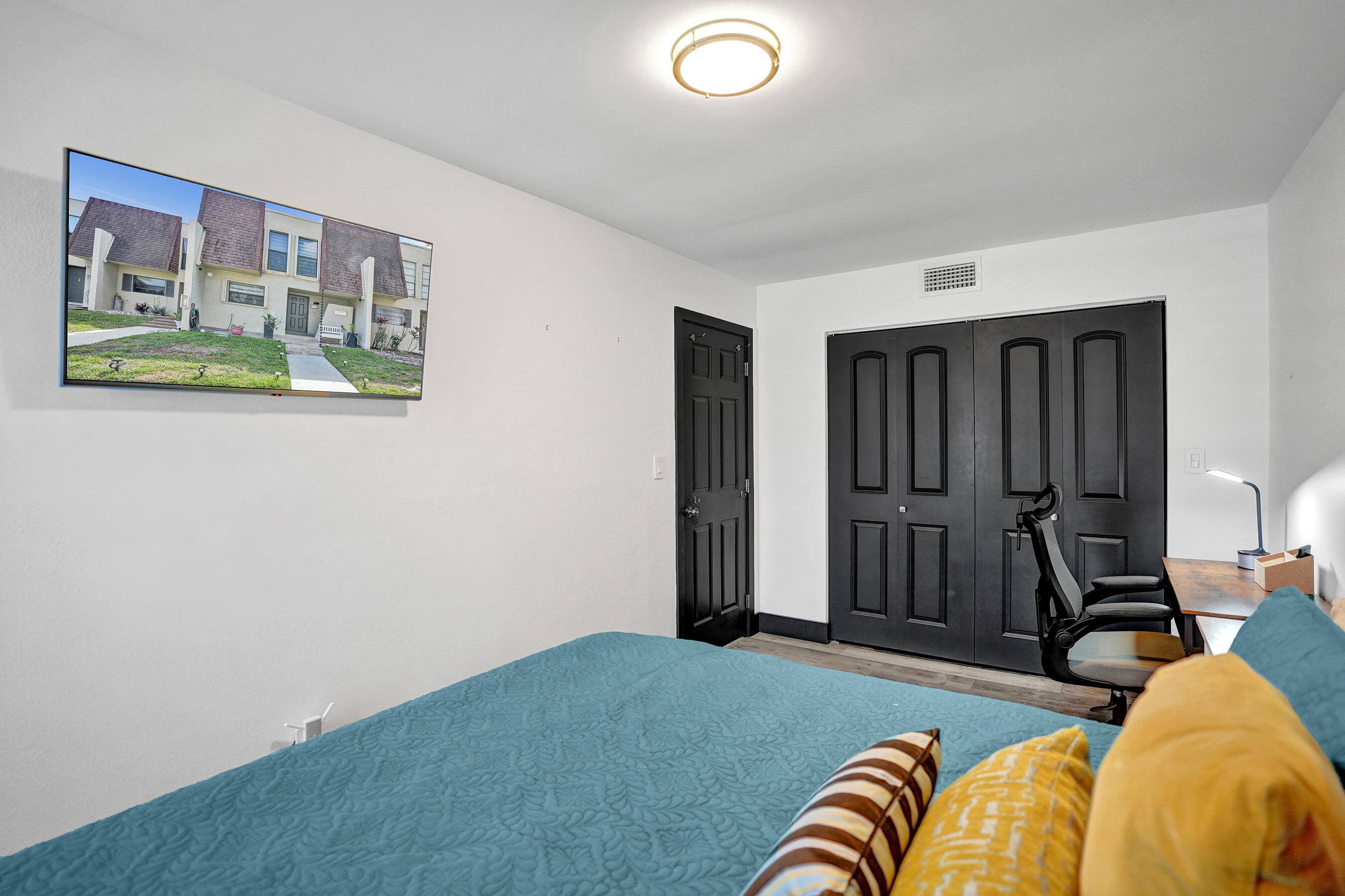 WESTVIEW CONDOMINIUM No.1 - Residential