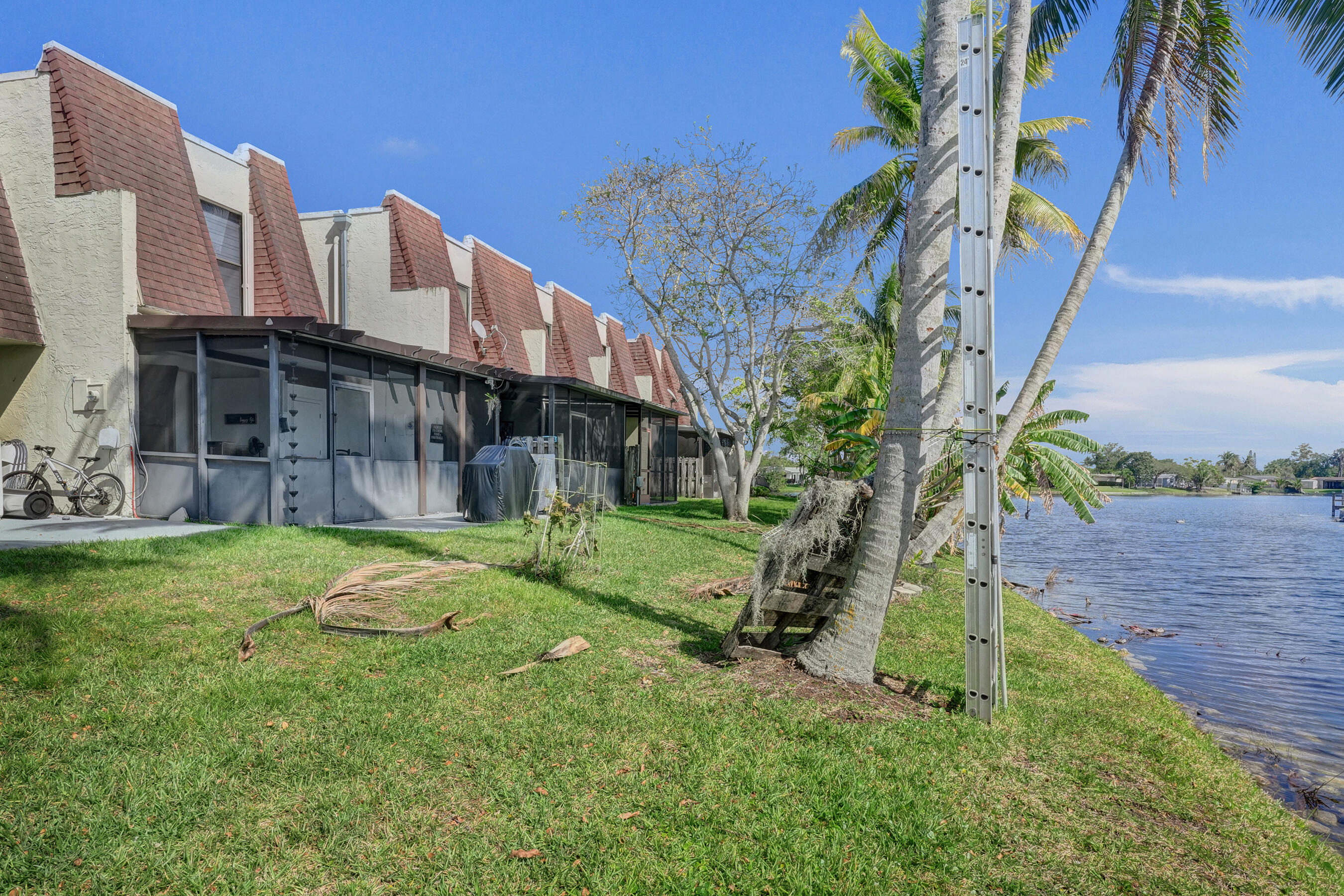 WESTVIEW CONDOMINIUM No.1 - Residential