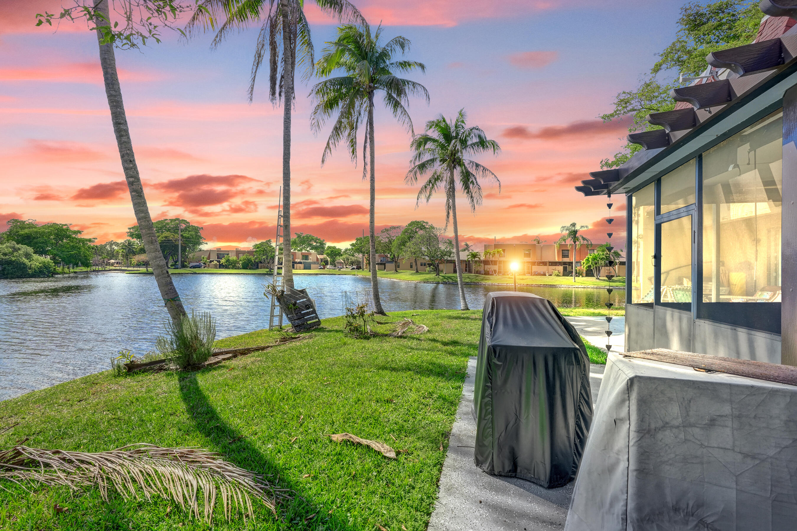 WESTVIEW CONDOMINIUM No.1 - Residential