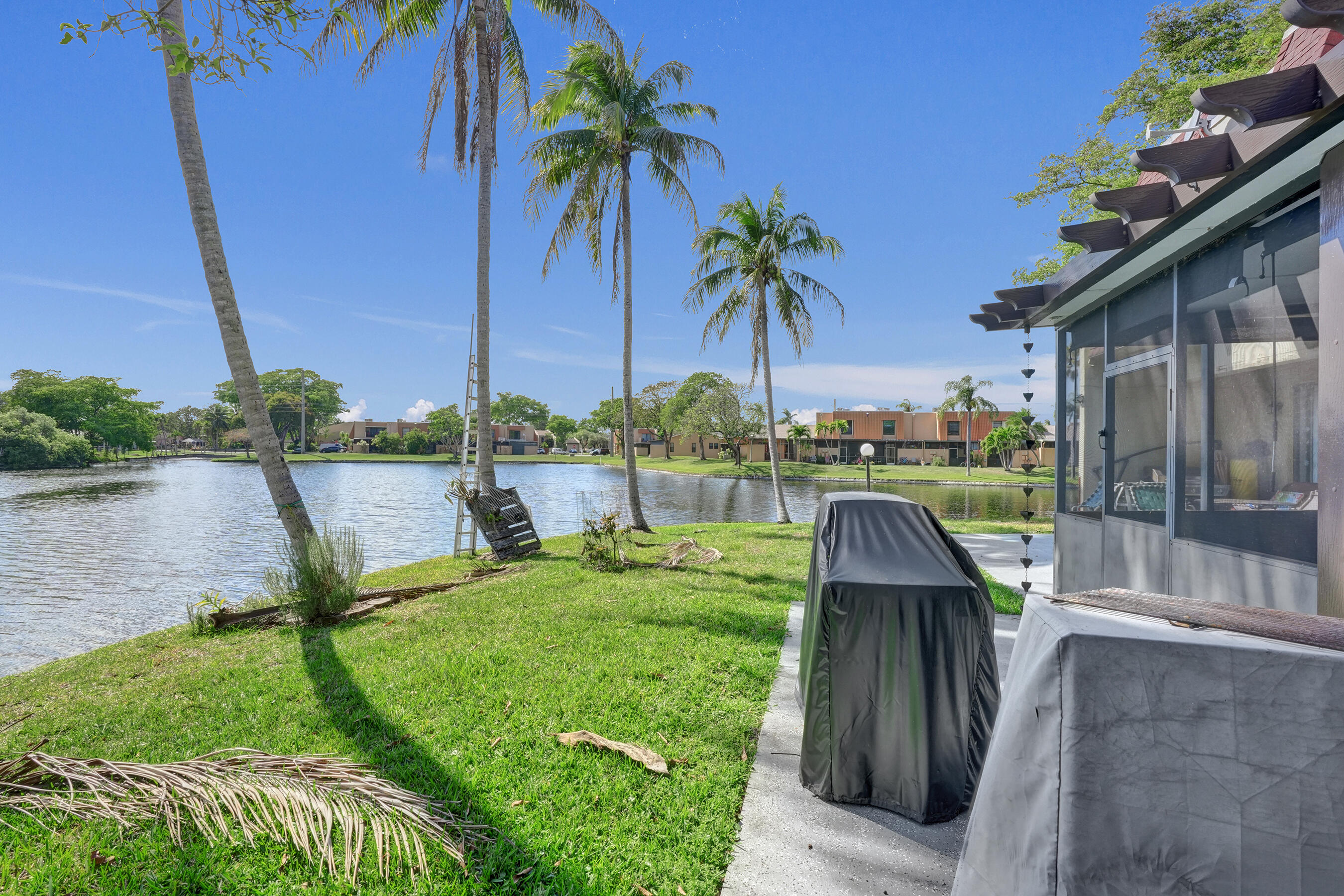 WESTVIEW CONDOMINIUM No.1 - Residential