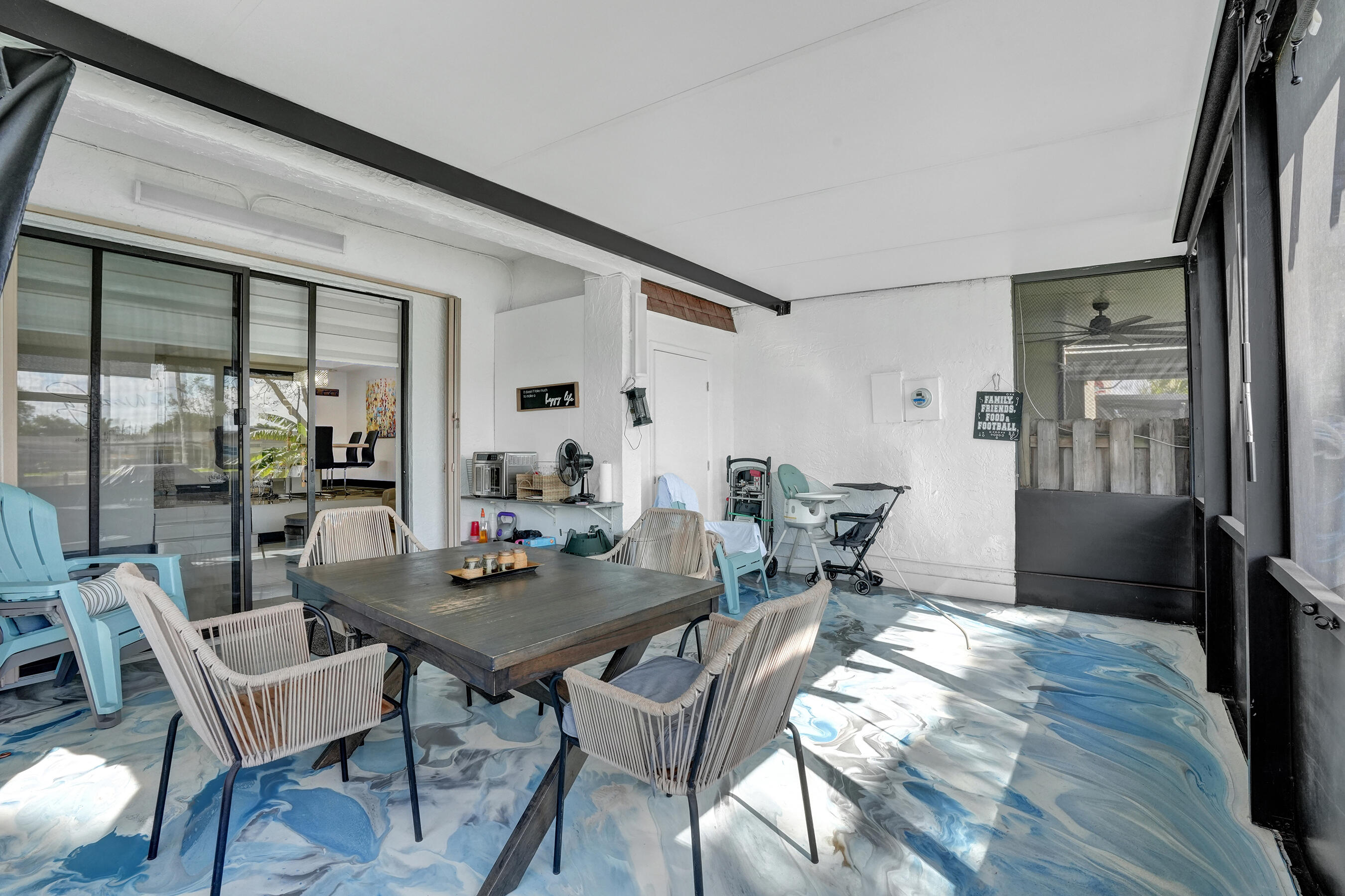 WESTVIEW CONDOMINIUM No.1 - Residential