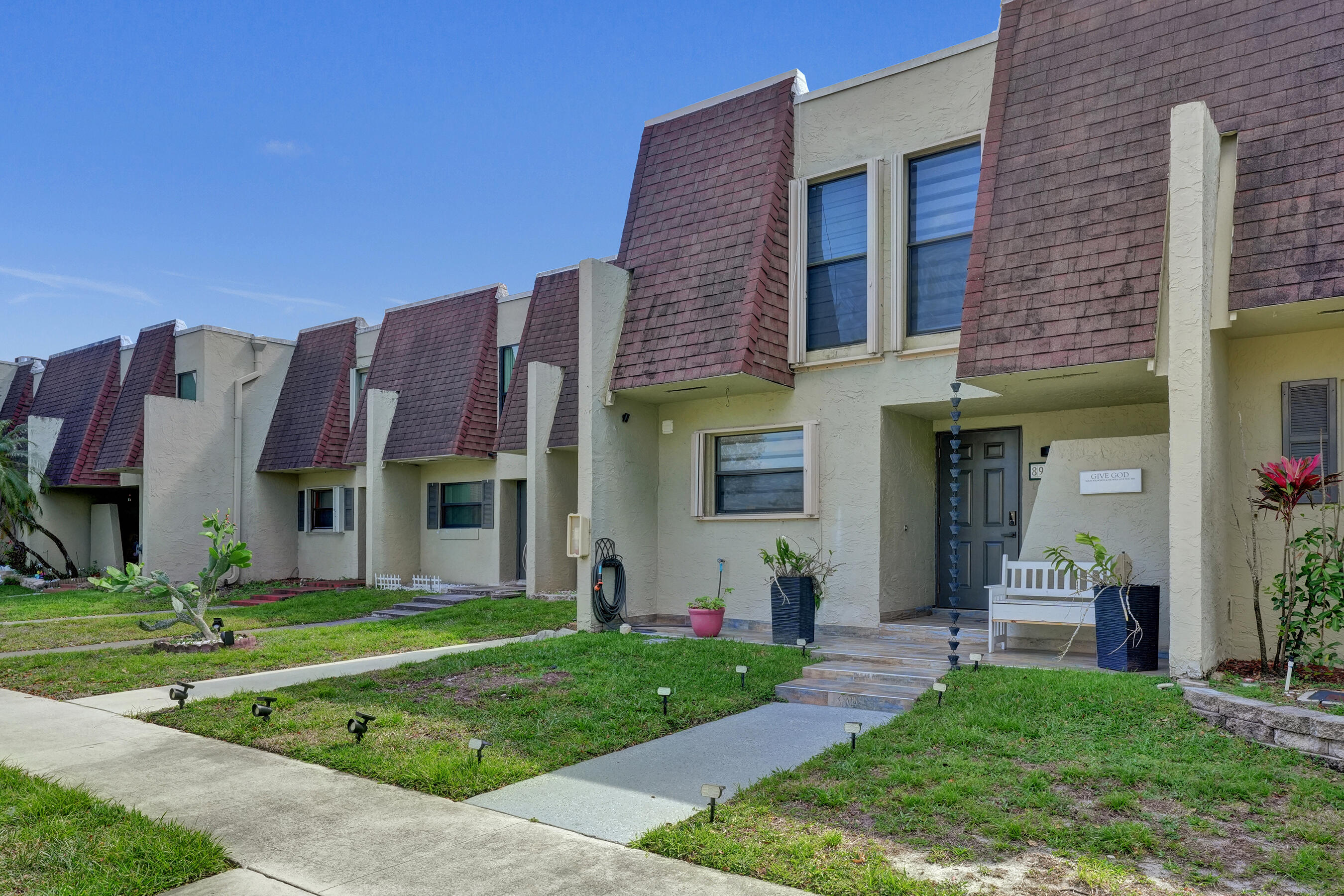 WESTVIEW CONDOMINIUM No.1 - Residential