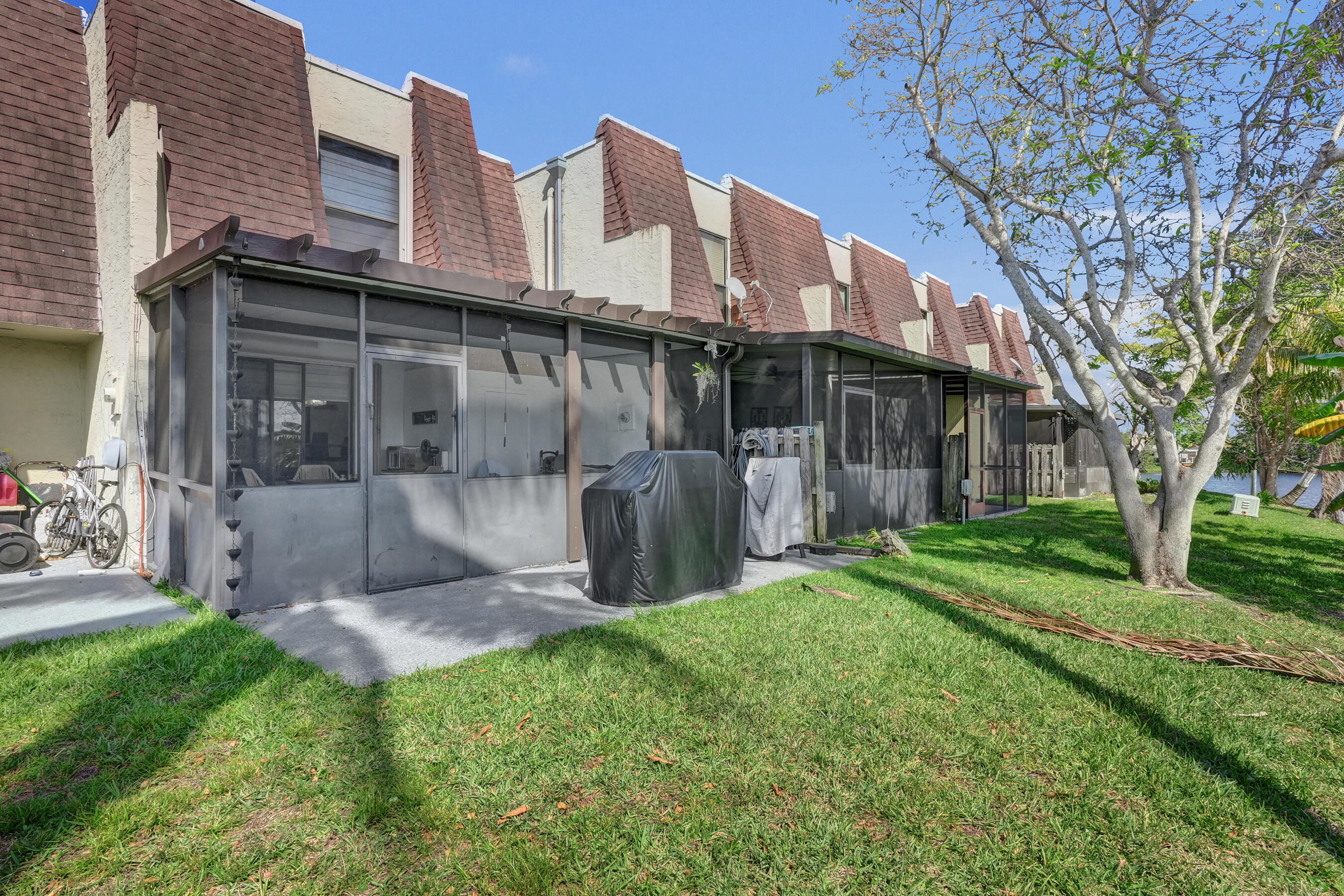 WESTVIEW CONDOMINIUM No.1 - Residential