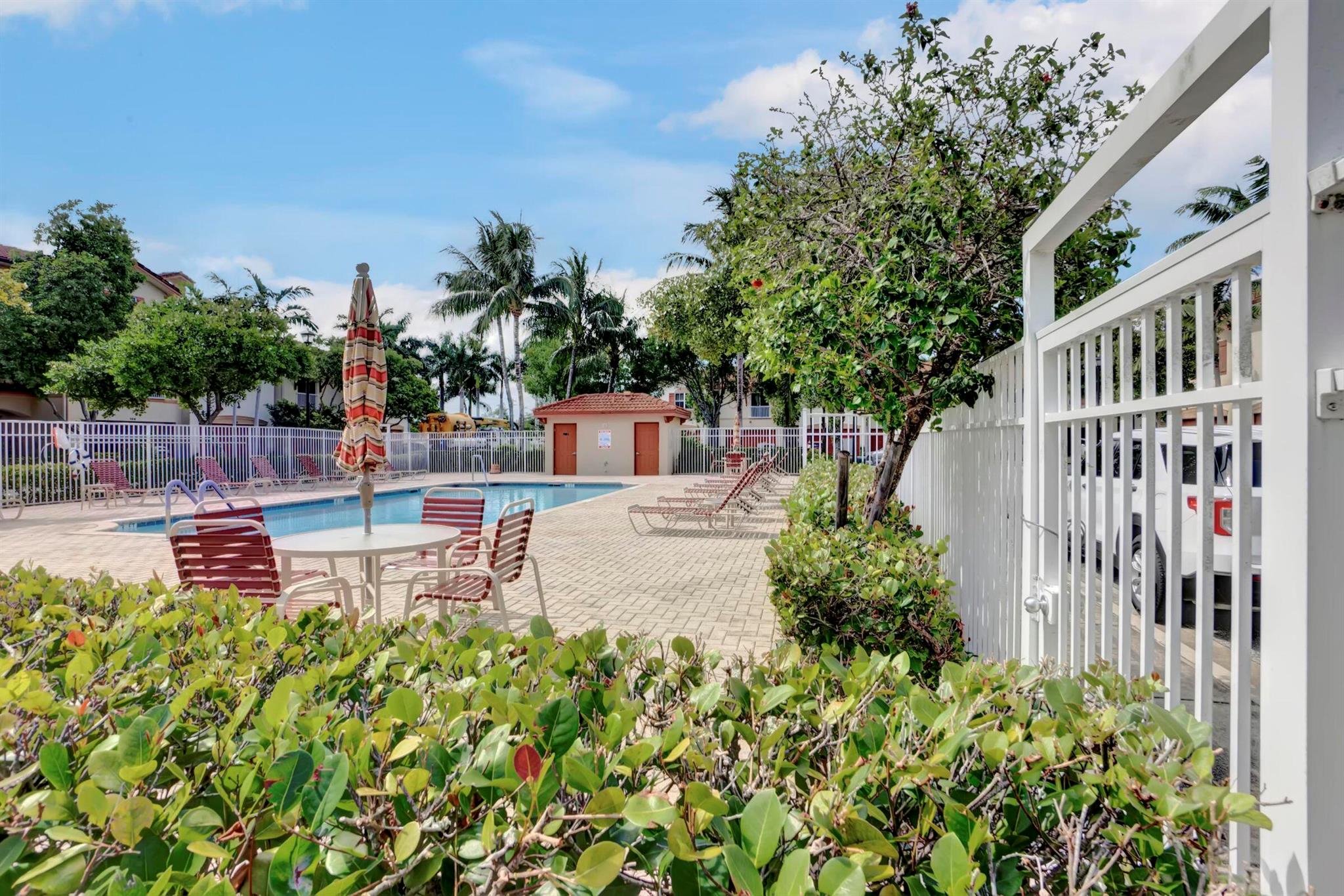 COLONY PALMS - Residential Lease