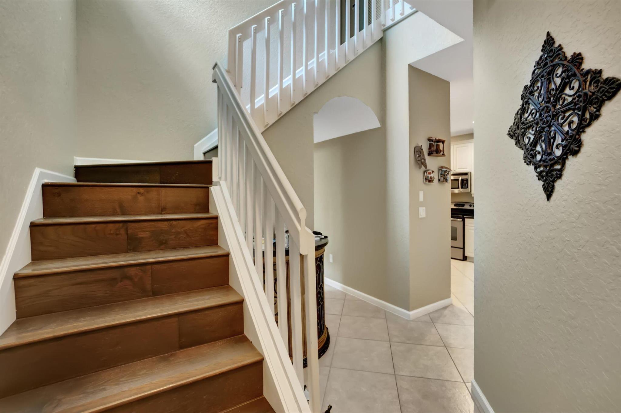 COLONY PALMS - Residential Lease