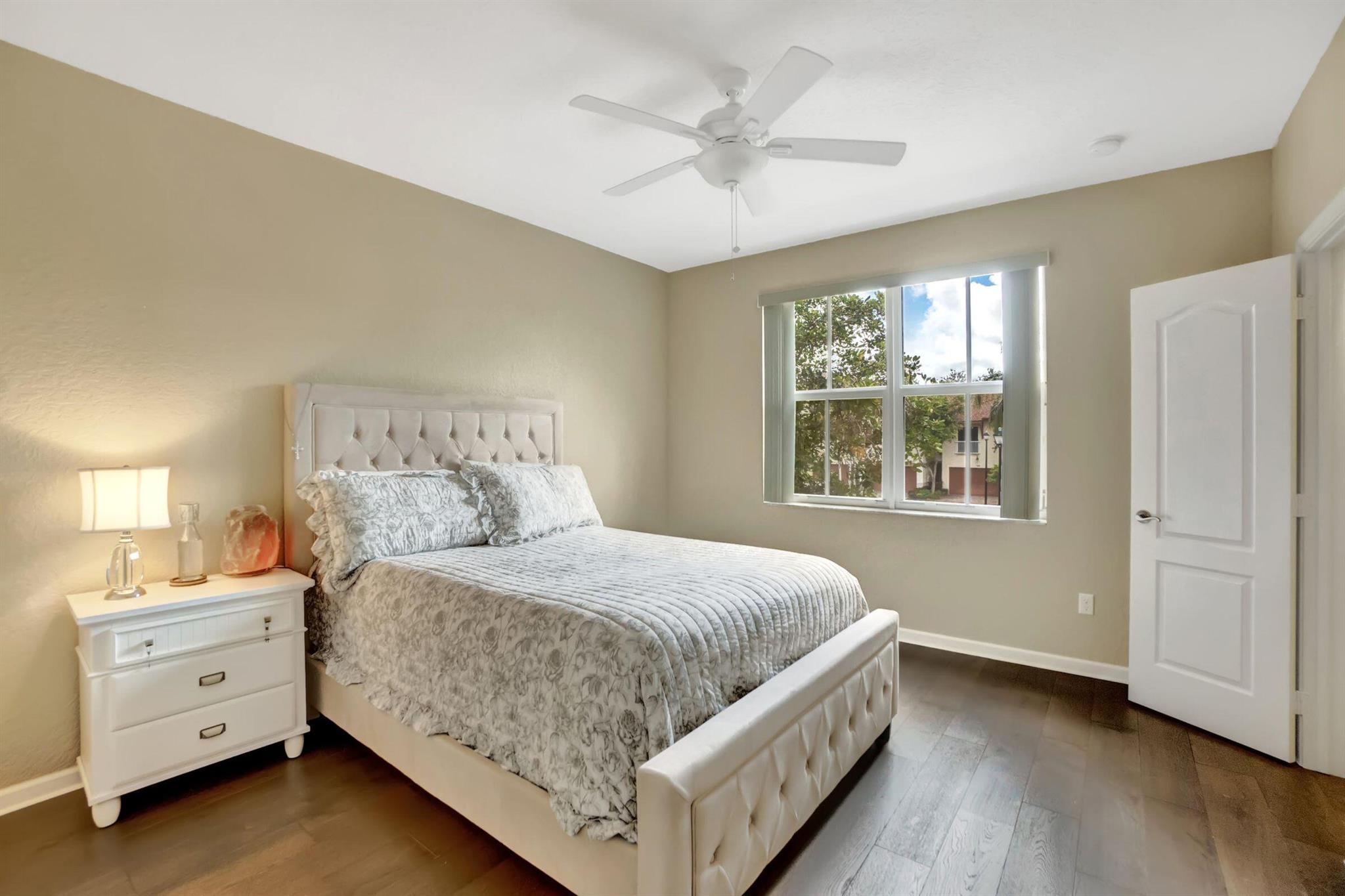 COLONY PALMS - Residential Lease