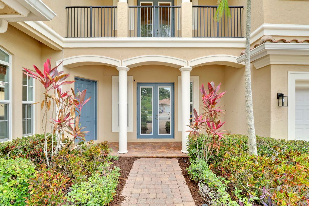 Photo of 5605 SW Gray Fox Drive, Palm City, FL 34990 (MLS # R11098114)