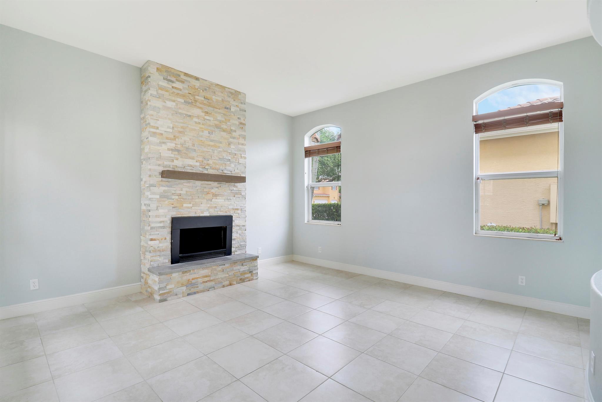 5605 SW Gray Fox Drive
