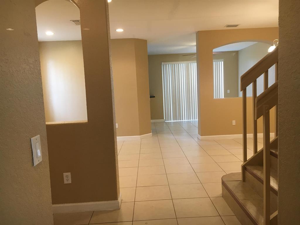 SHOMA VILLAS III AT ROYAL PALM CONDOI - Residential Lease