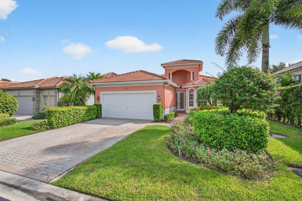 Photo of 11612 Green Golf Lane, Boynton Beach, FL 33437 (MLS # R11134032)