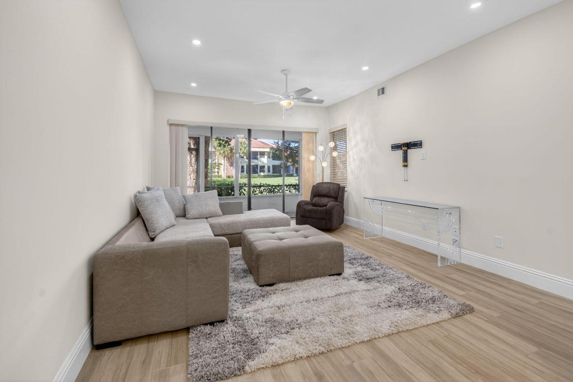 LA PAZ AT BOCA POINTE - Residential