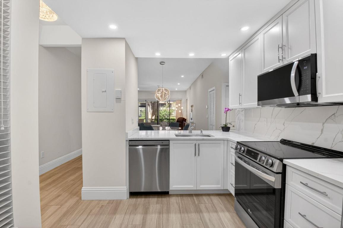 LA PAZ AT BOCA POINTE - Residential