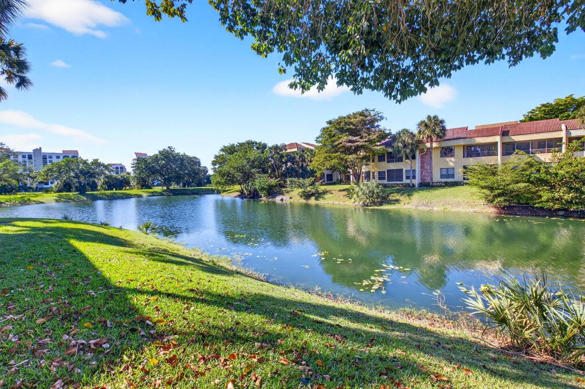 LA PAZ AT BOCA POINTE - Residential